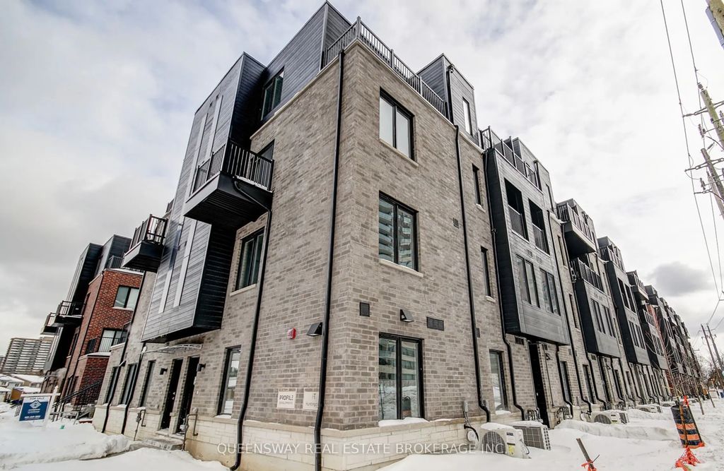 3079 Pharmacy Avenue, Toronto E05