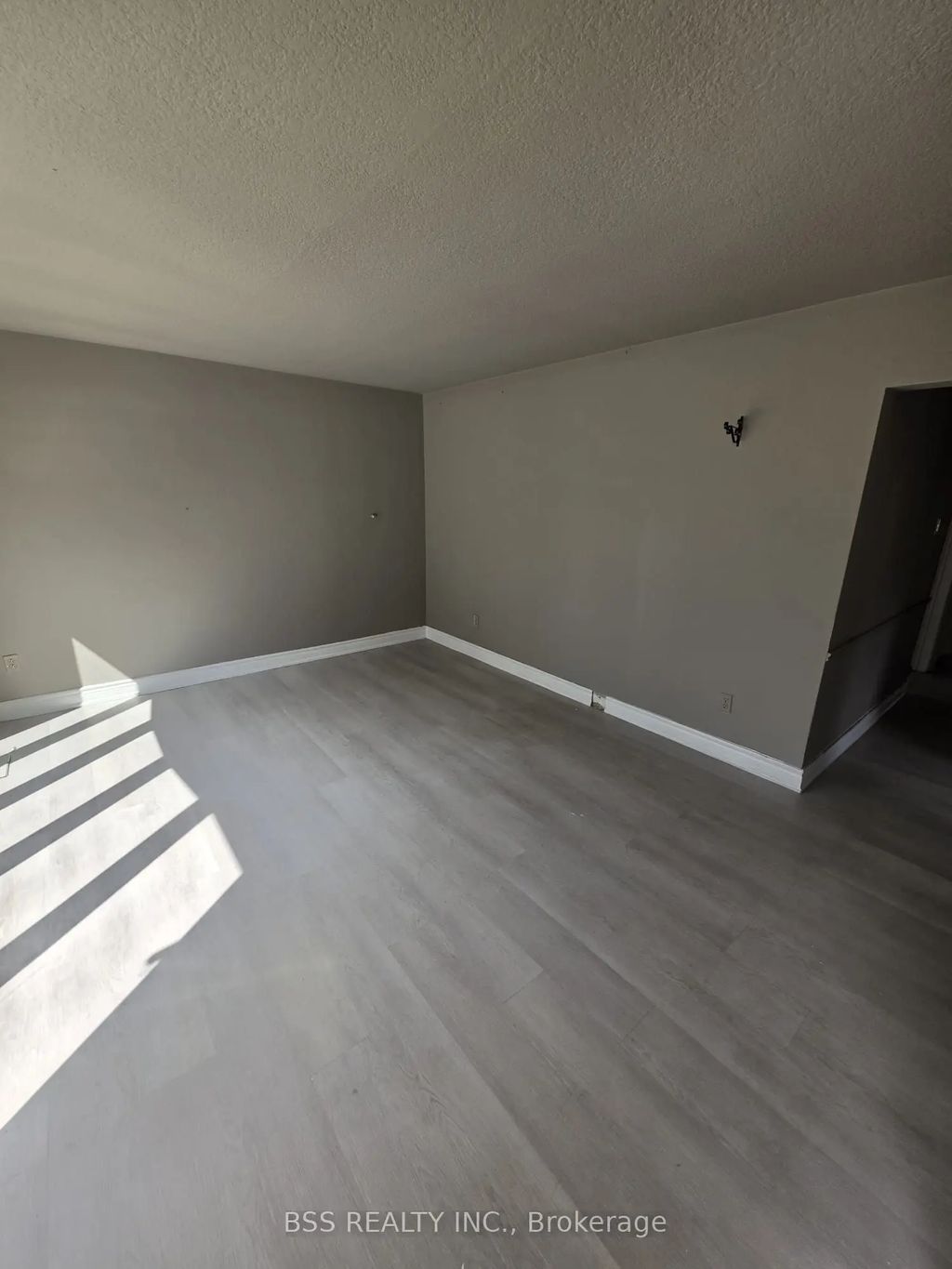 88 Southampton Drive, Toronto E08
