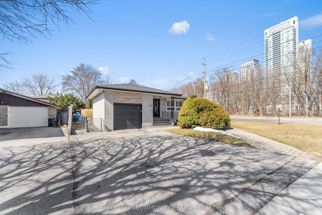 54 Saratoga Drive, Toronto E09