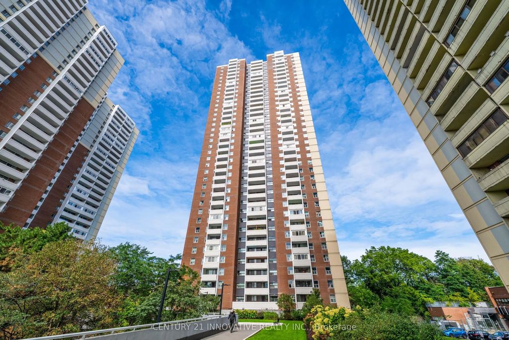3 Massey Square 1903, Toronto E03