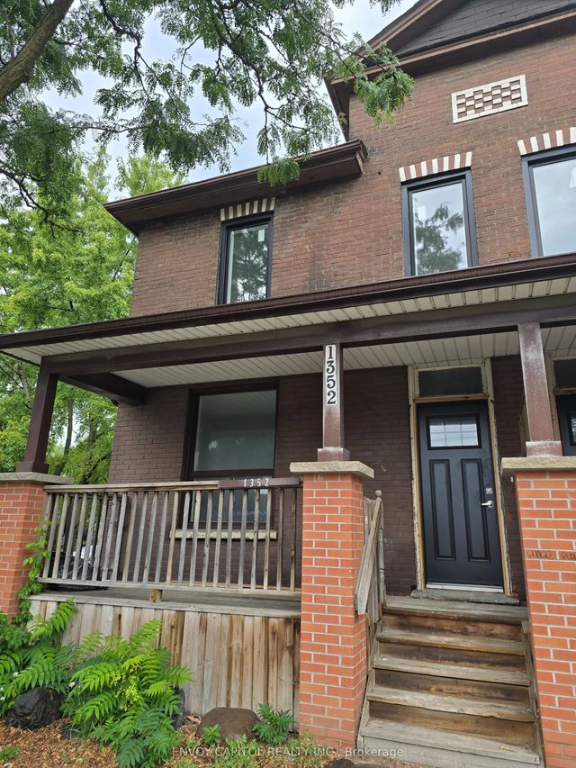 1354 Queen Street E 1352 Upper, Toronto E01