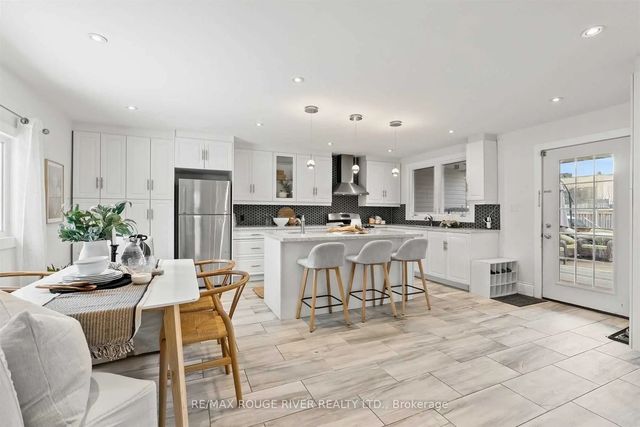 131 John Street E Upper, Whitby