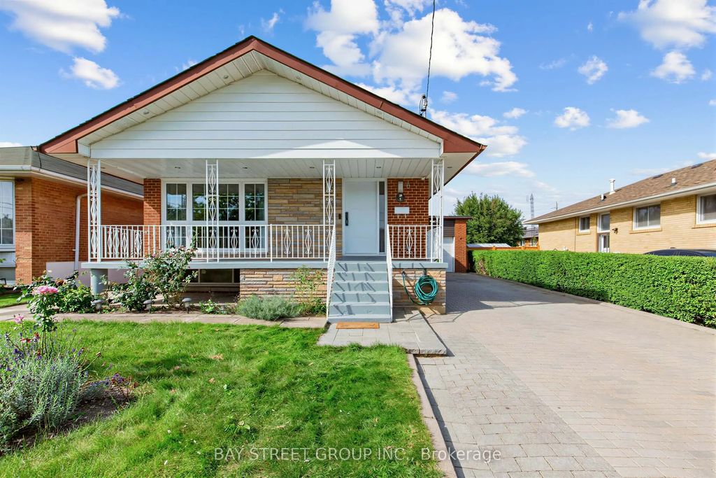 8 Amethyst Road, Toronto E05