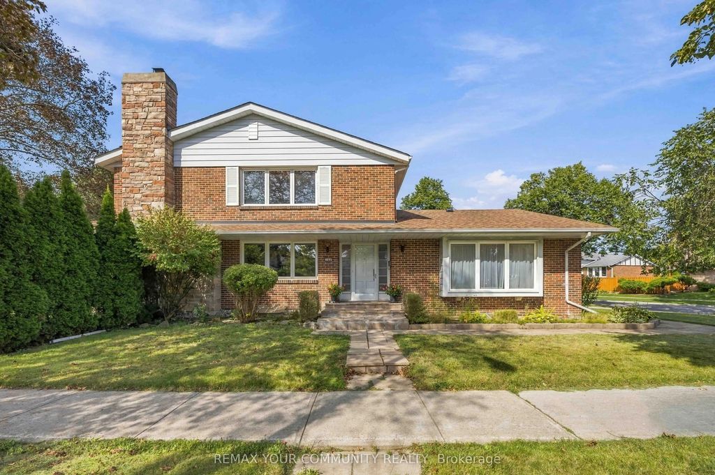 588 Huntingwood Drive, Toronto E05