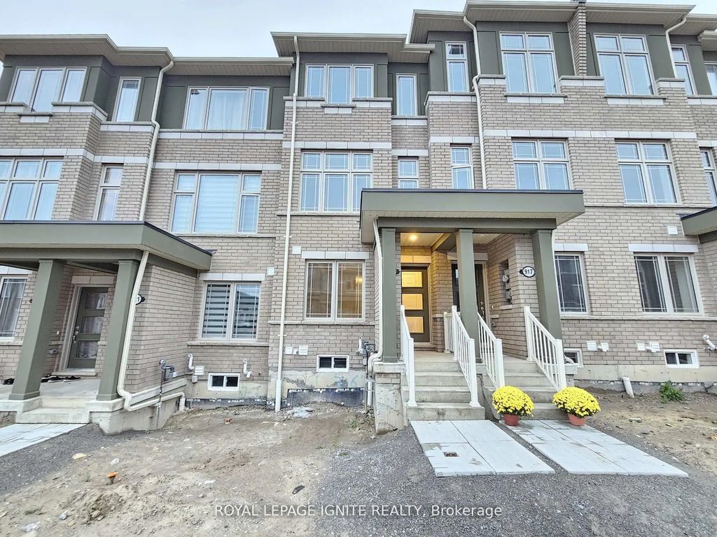 919 Crowsnest Hollow, Pickering