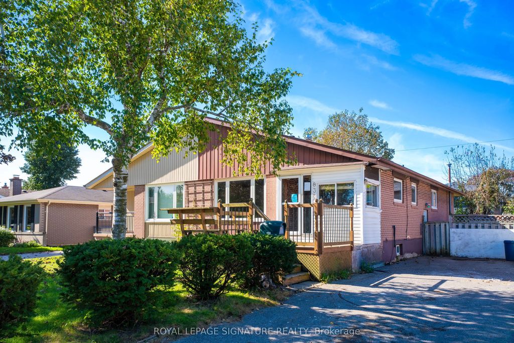 832 Zator Avenue, Pickering