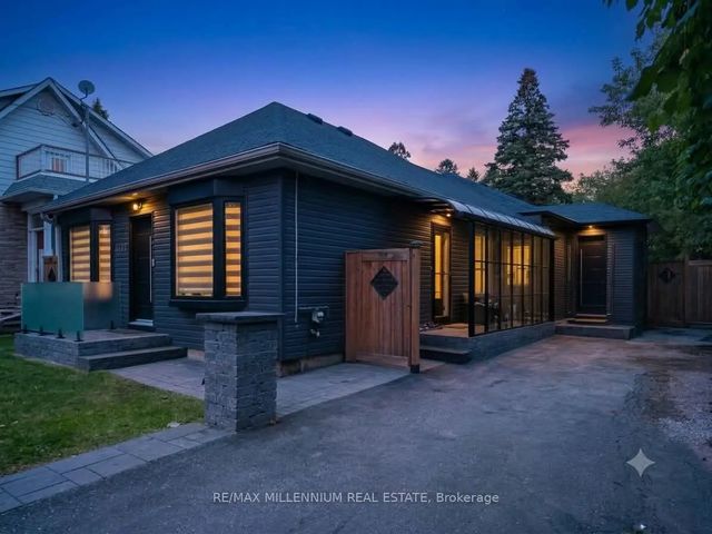 1723 Brock Street S, Whitby
