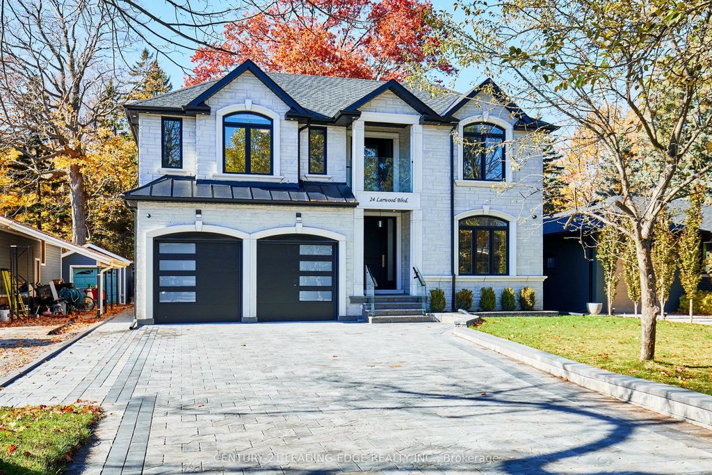24 Larwood Boulevard, Toronto E08