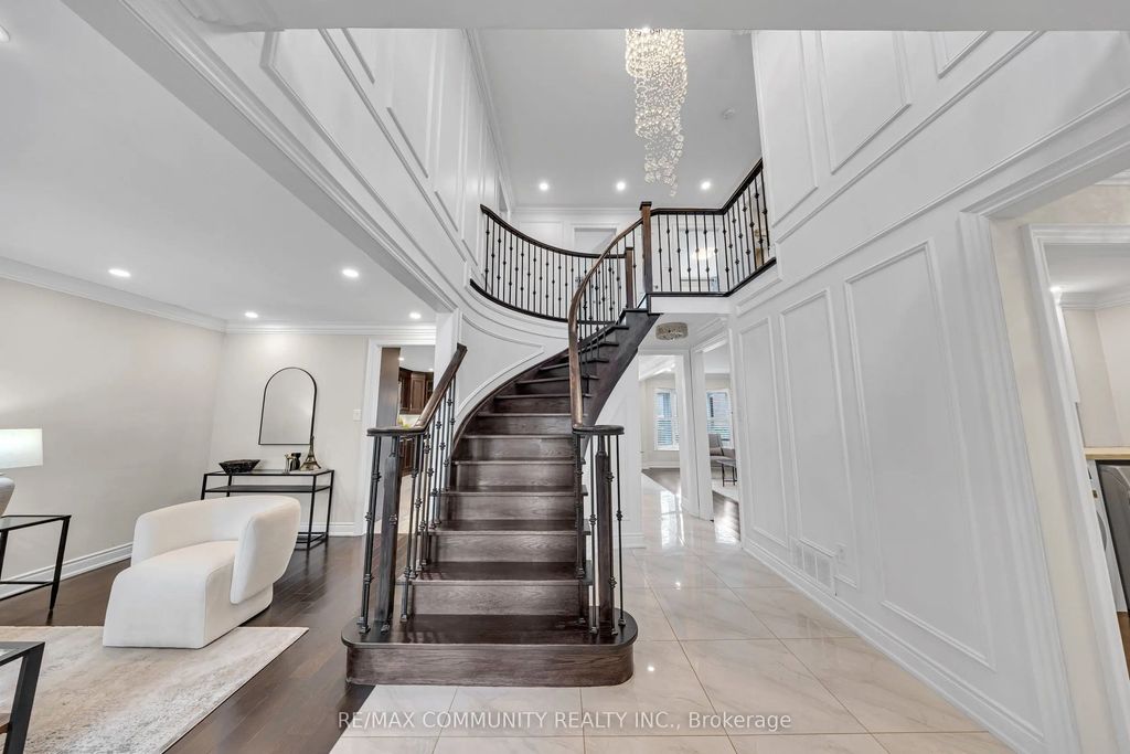 43 Fieldwood Drive, Toronto E07
