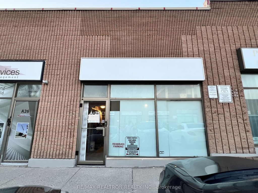 2370 Midland Avenue A25, Toronto E07
