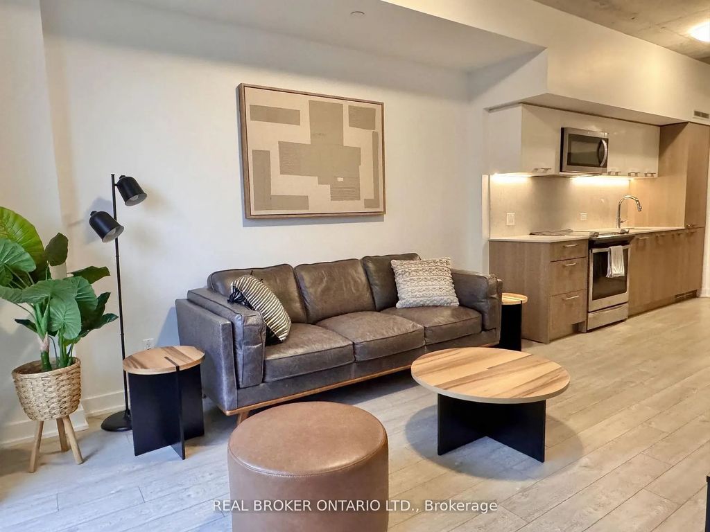 15 Baseball Place 717, Toronto E01