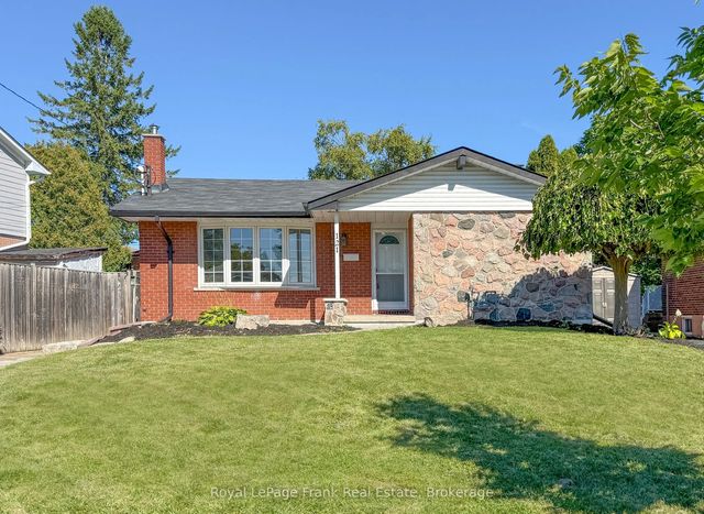 121 Labrador Drive, Oshawa
