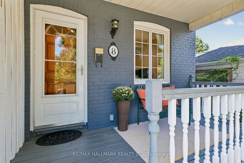 8 Hillingdon Avenue, Toronto E02
