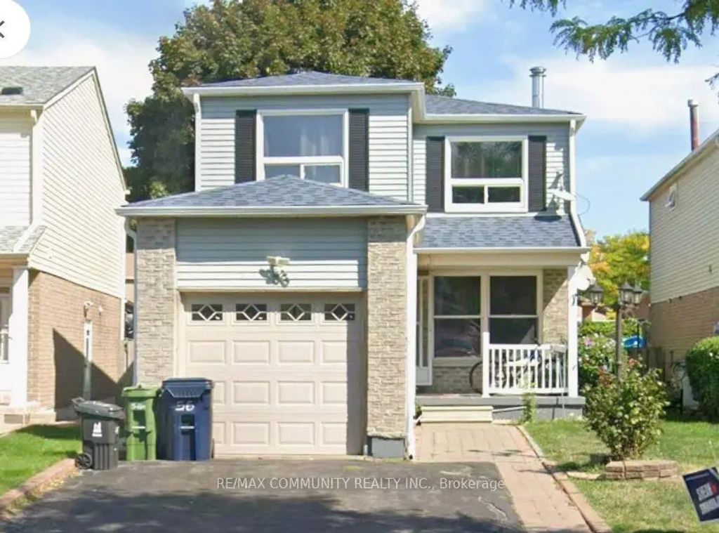 56 Overlord Crescent Upper, Toronto E11