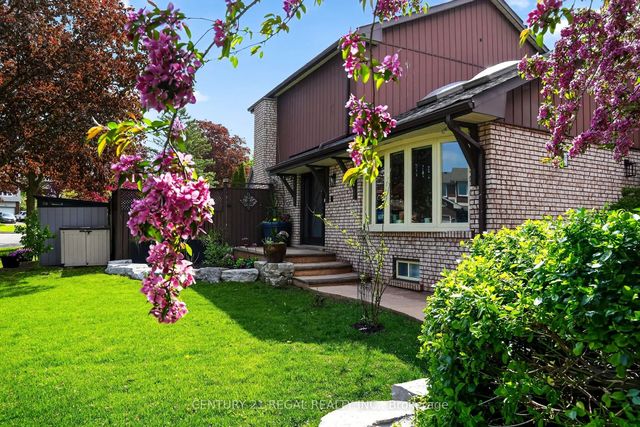 481 Camelot Drive W, Oshawa