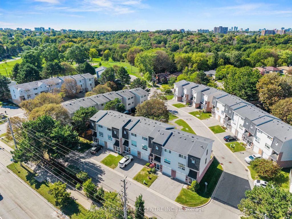 33 Celeste Drive 15, Toronto E10