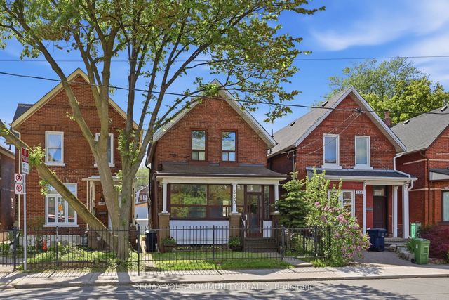 330 Main Street, Toronto E02