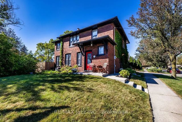 142 Adelaide Avenue W, Oshawa