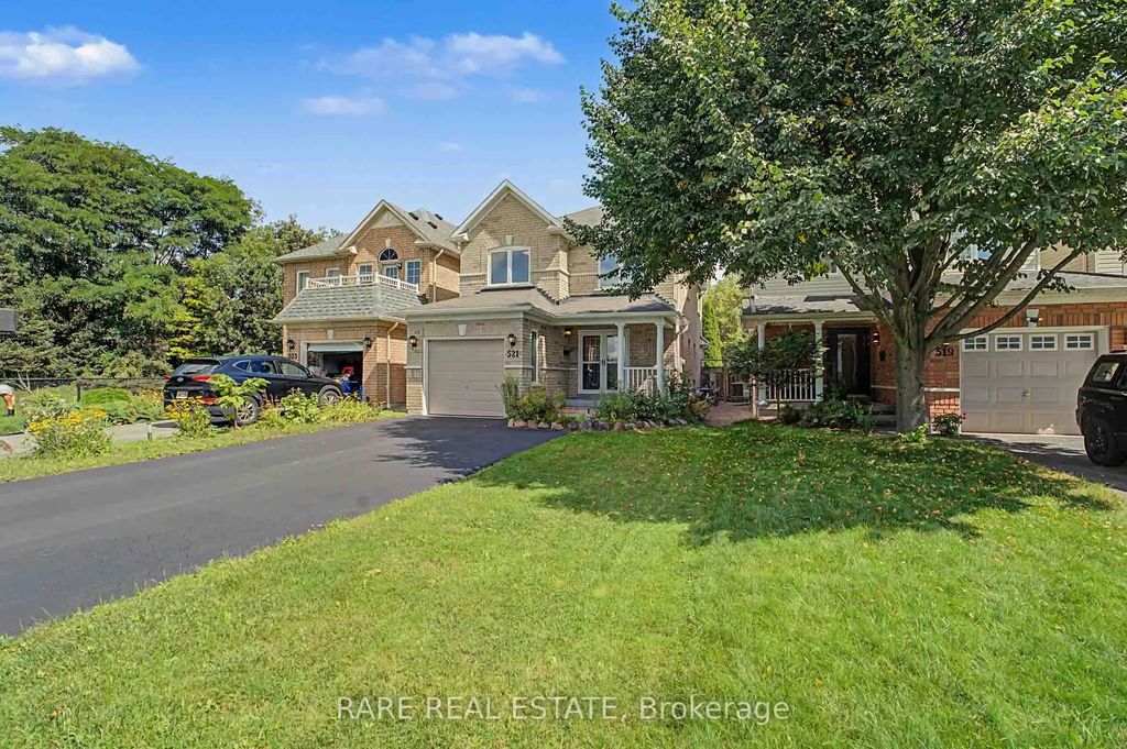 521 Hickory Avenue N, Whitby