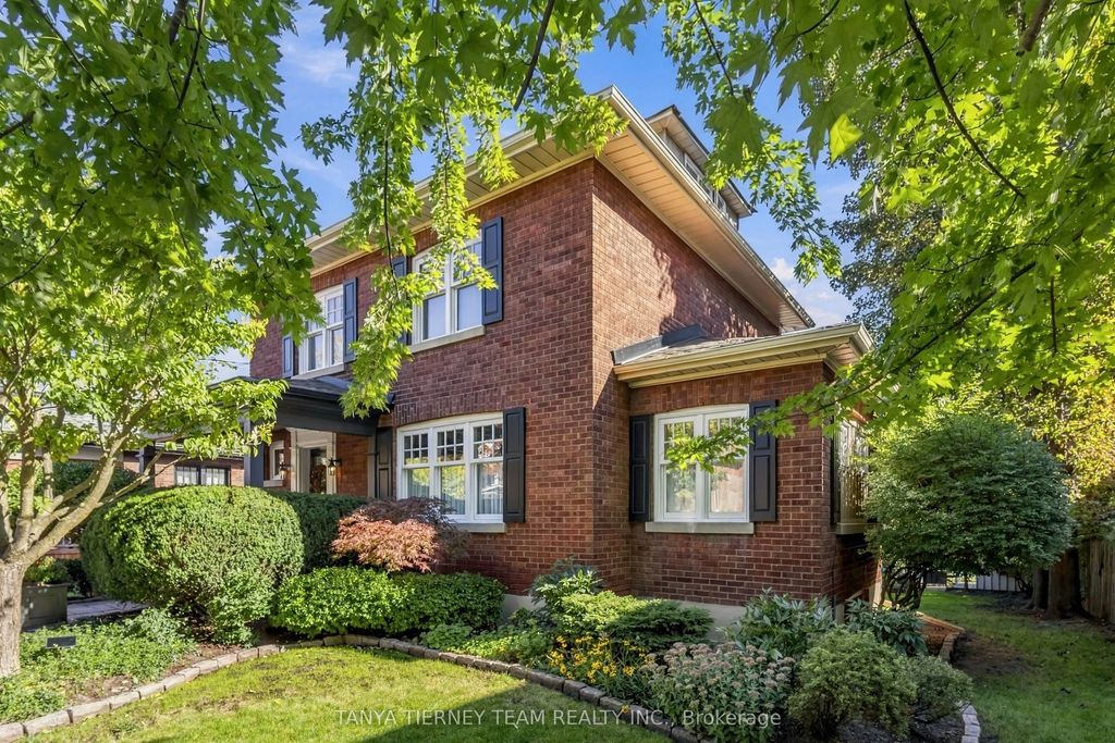 511 Centre Street S, Whitby