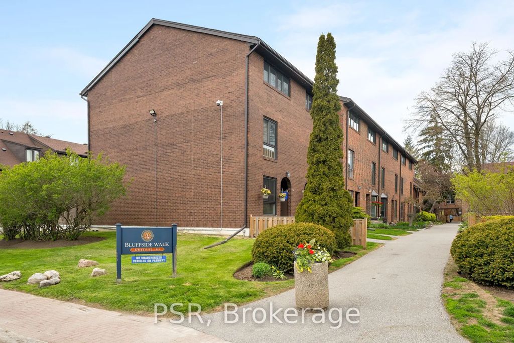 28 Livingston Road 83, Toronto E08