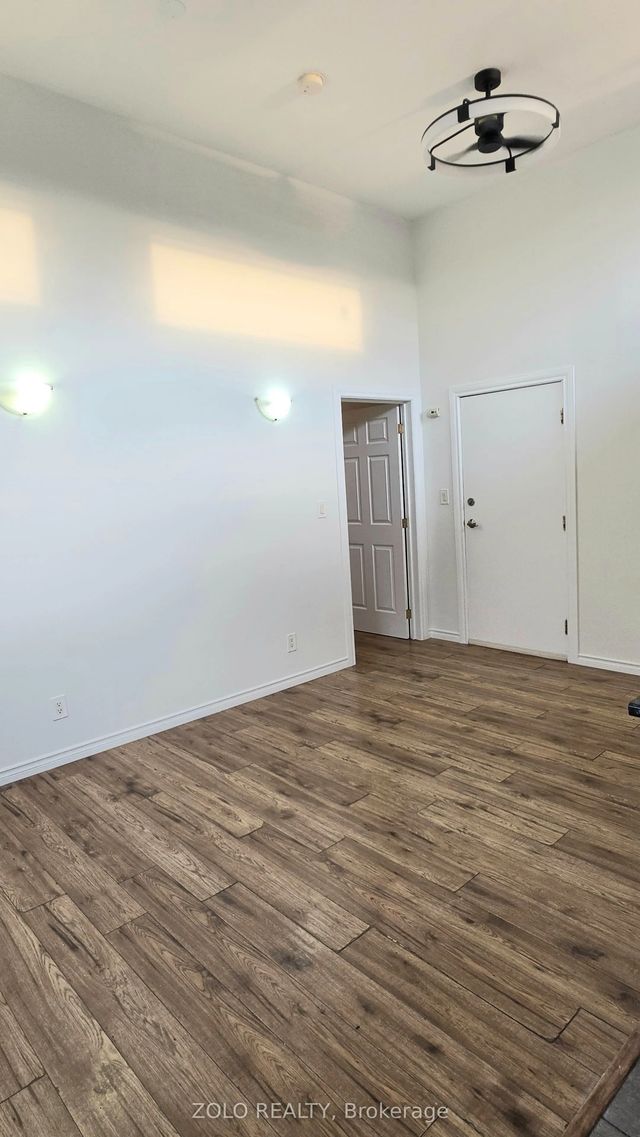 1549 O'connor Drive, Toronto E03