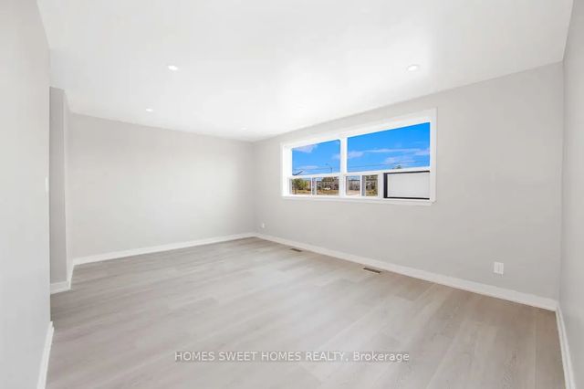 1352 Kennedy Road A, Toronto E04