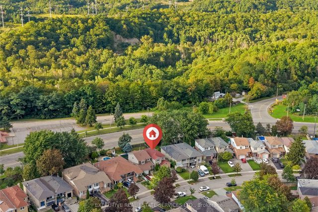 76 Lionhead Trail, Toronto E11