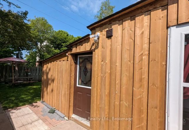 204 Court Street B, Oshawa