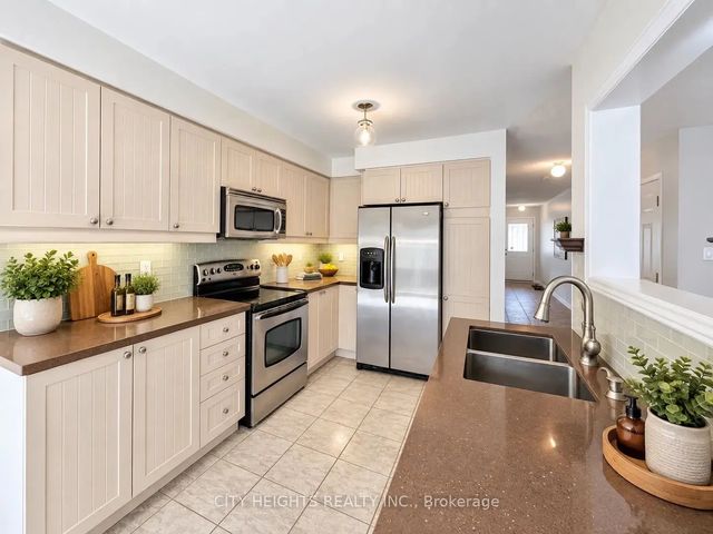 19 Sivyer Crescent, Ajax