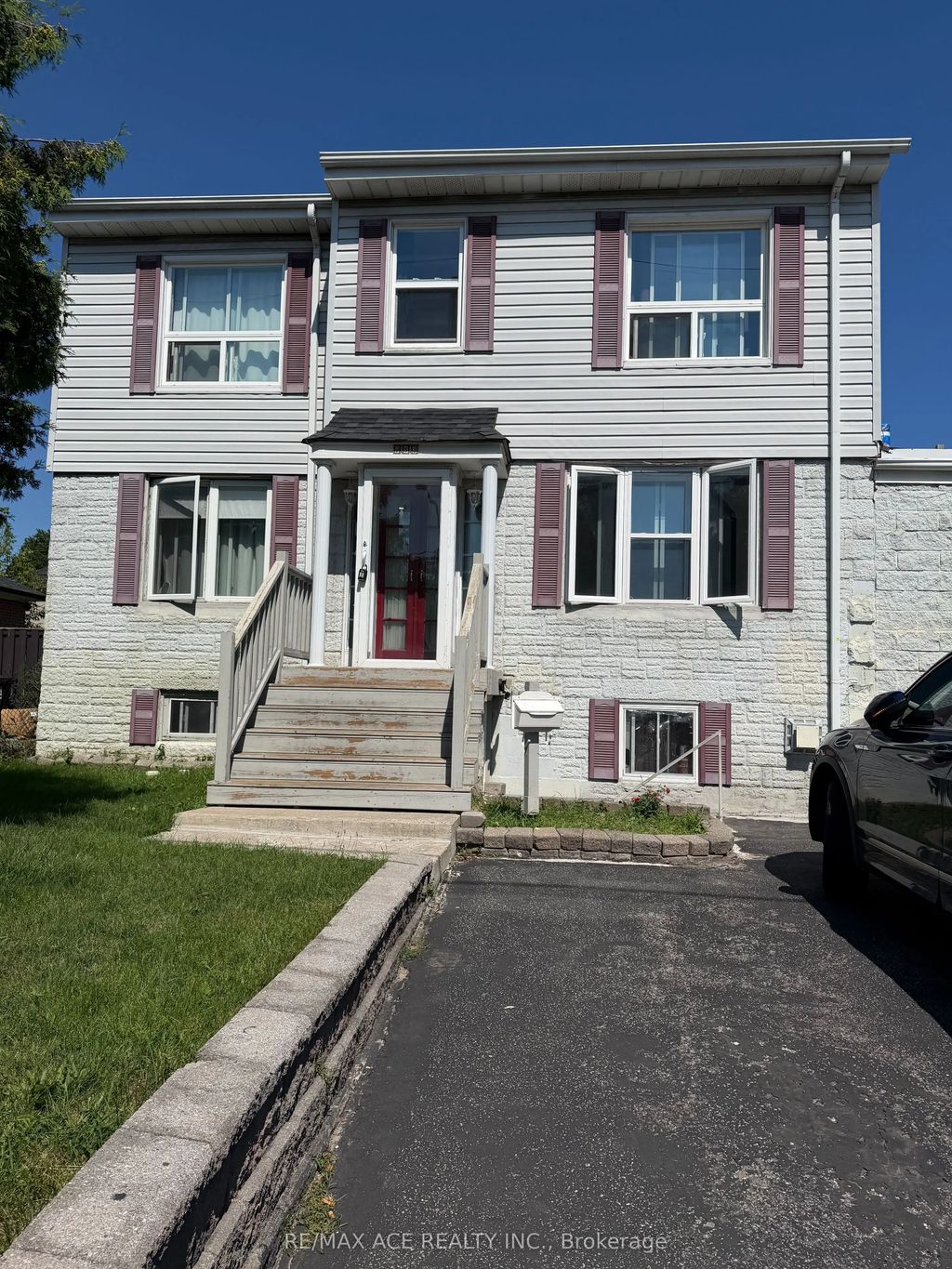 983 Victoria Park Avenue 2nd Floor, Toronto E04