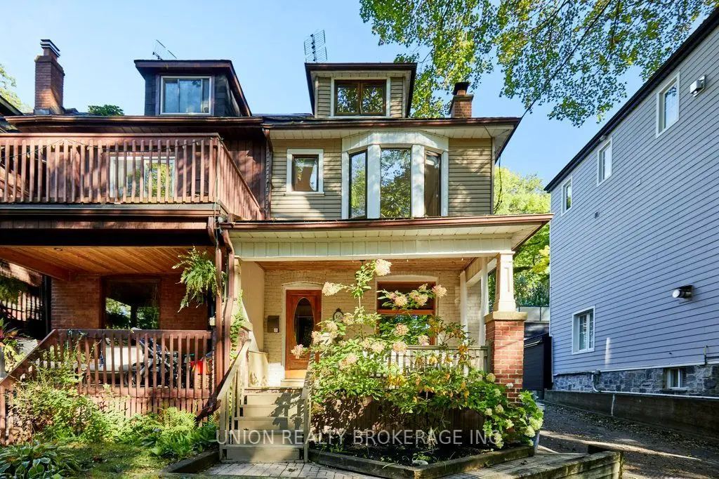 16 Cedar Avenue, Toronto E02