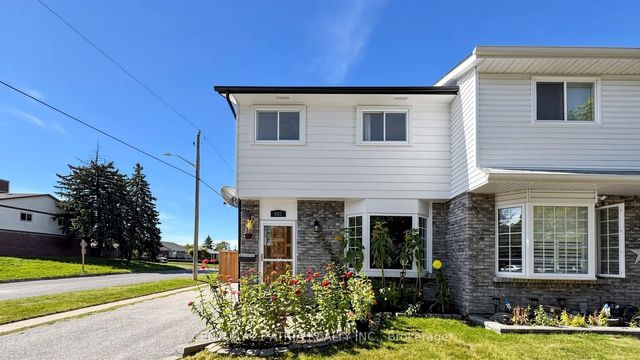 982 Renfrew Court, Oshawa