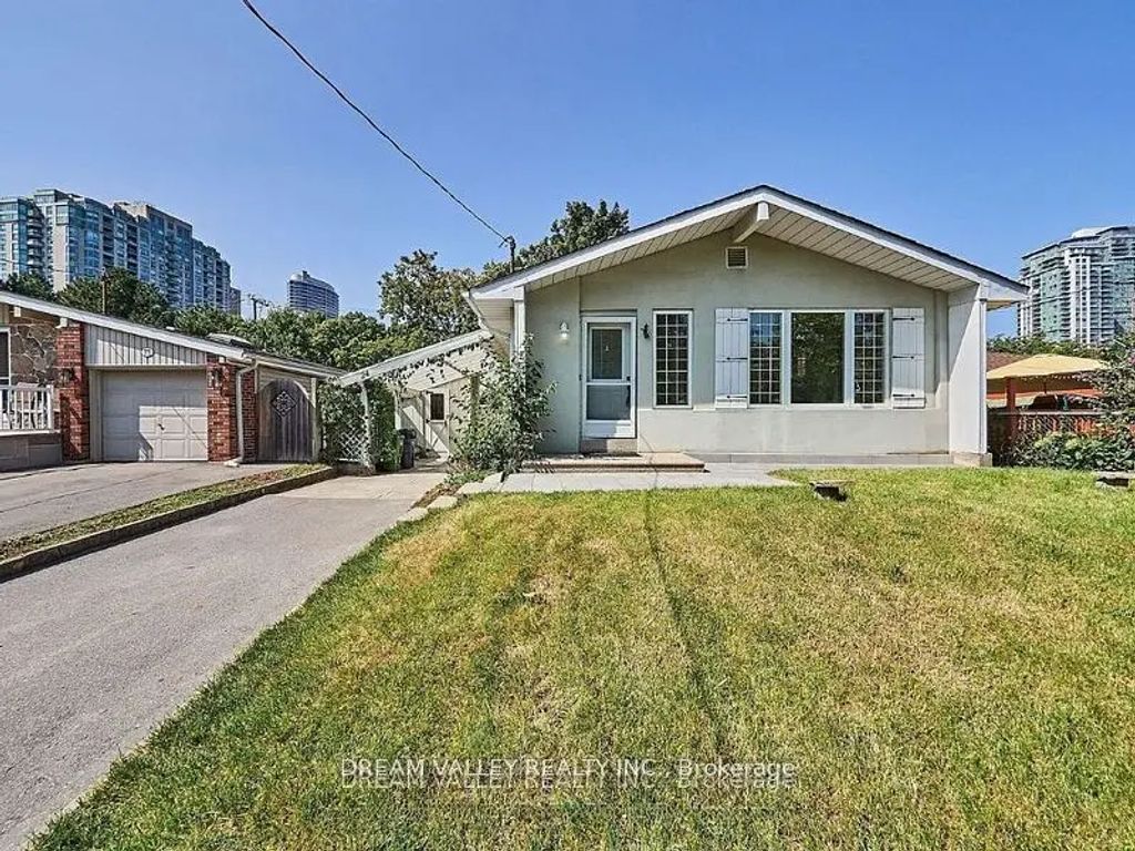 24 Gable Place Main, Toronto E09