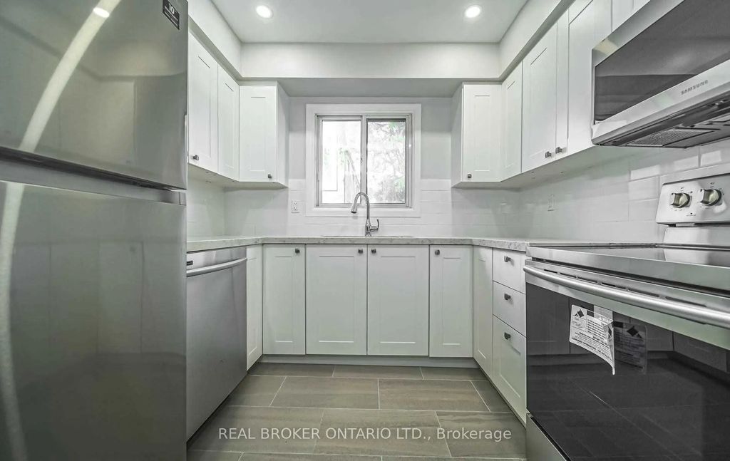 1100 Oxford Street 12, Oshawa