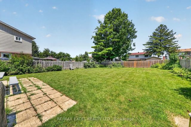 26 Lighthall Crescent, Toronto E11