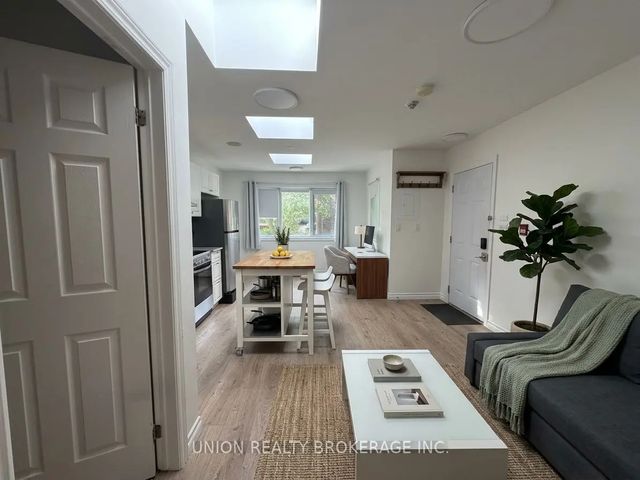 73-b Willow Avenue Upper, Toronto E02