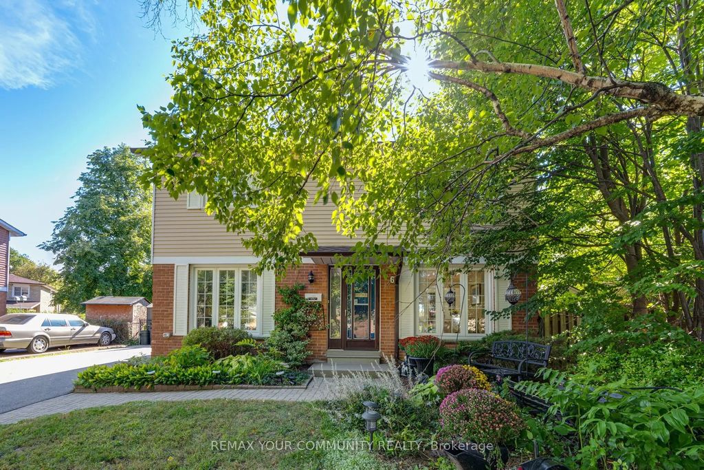 6 Standbridge Court, Toronto E11