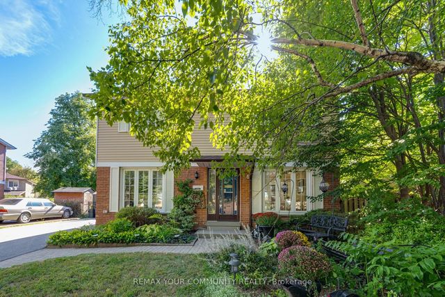 6 Standbridge Court, Toronto E11