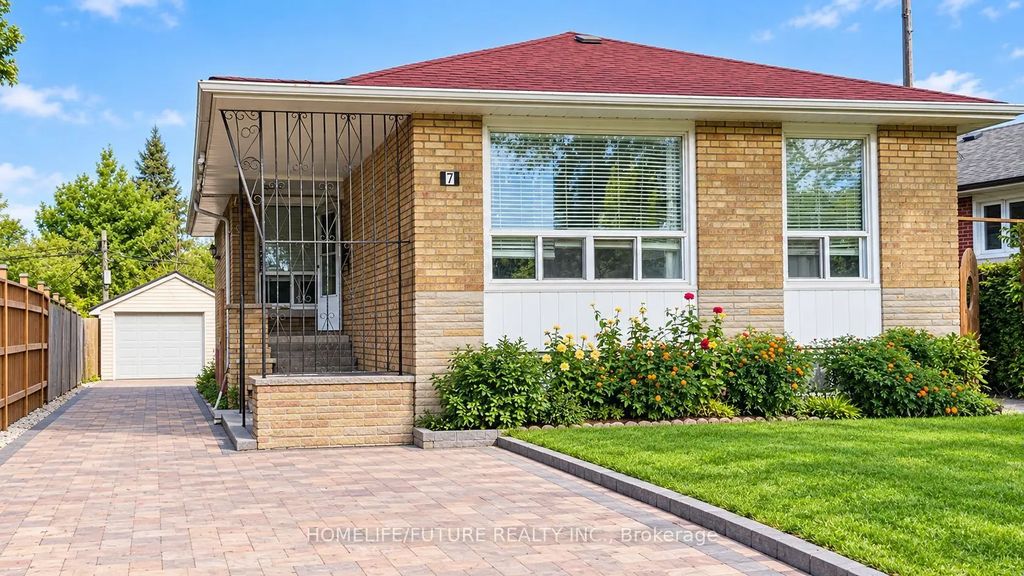 7 Perivale Crescent Main, Toronto E09
