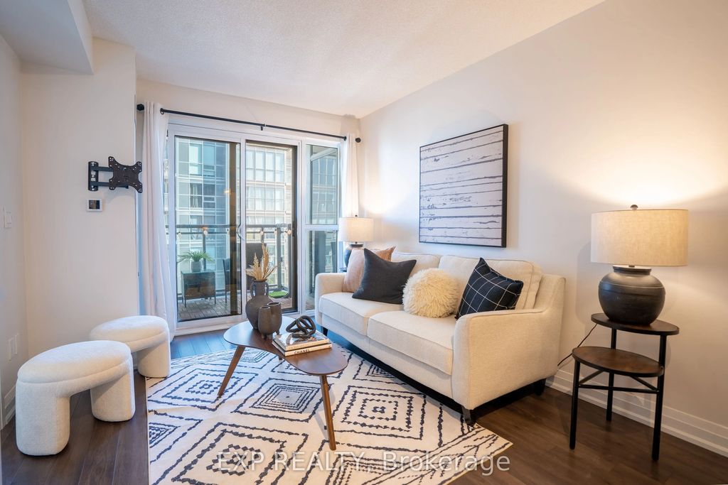 20 Meadowglen Place 2410, Toronto E09