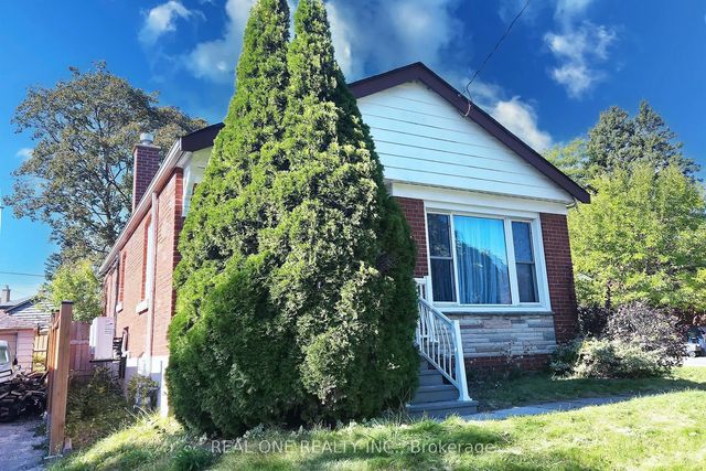 15 Castille Avenue Main Level, Toronto E04