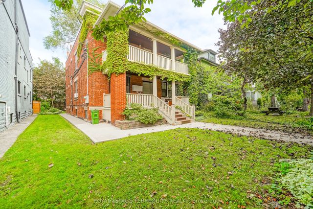8 Thorncliffe Avenue 6, Toronto E03