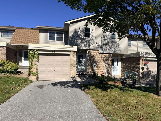 52 Robbie Crescent, Ajax