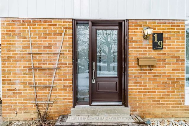 19 Starlake Drive Upper, Toronto E09