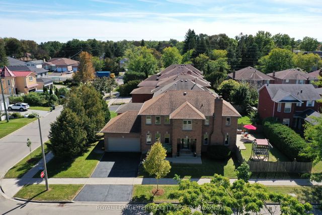 10 Scarboro Avenue, Toronto E10
