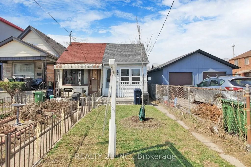 270 Linsmore Crescent, Toronto E03