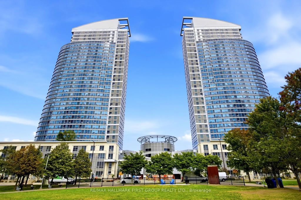 36 Lee Centre Drive 1002, Toronto E09