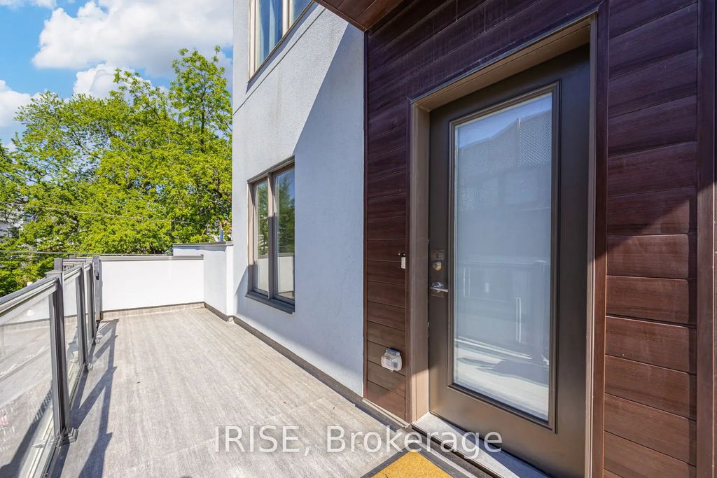 169 Jones Avenue 12, Toronto E01
