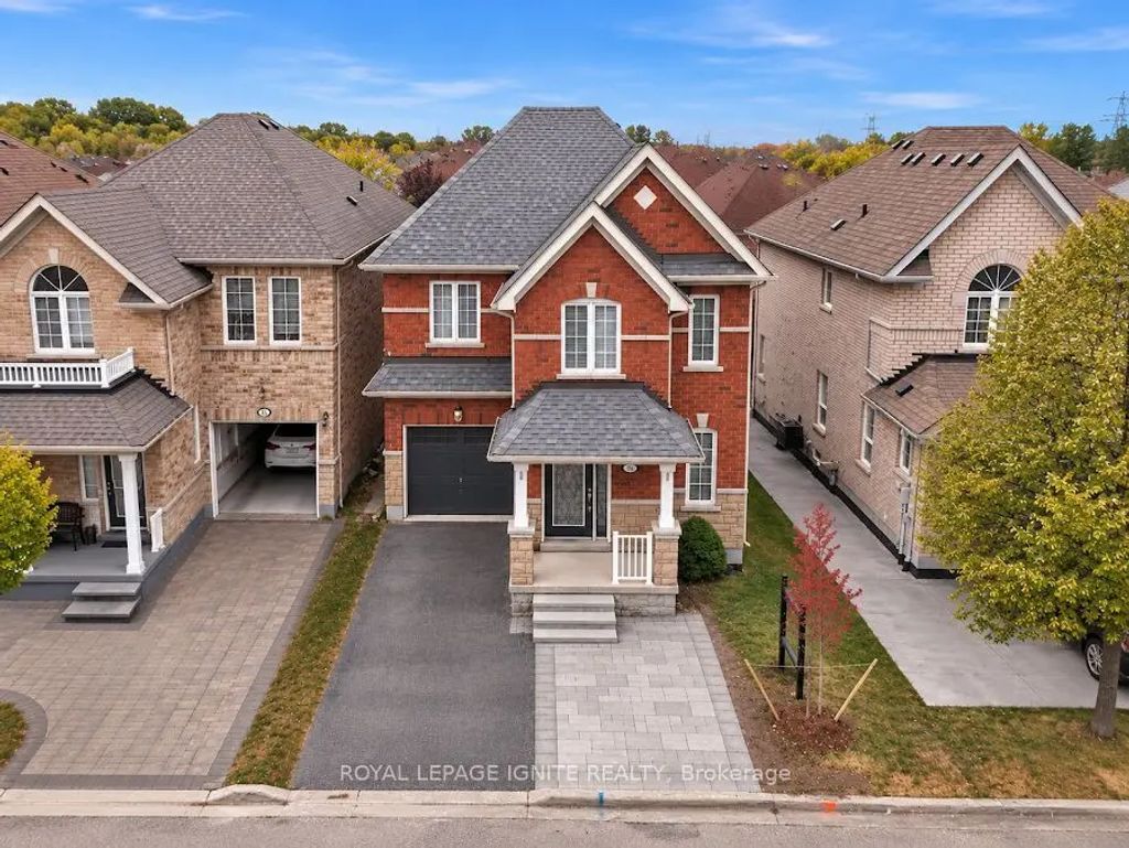 18 Feint Drive, Ajax